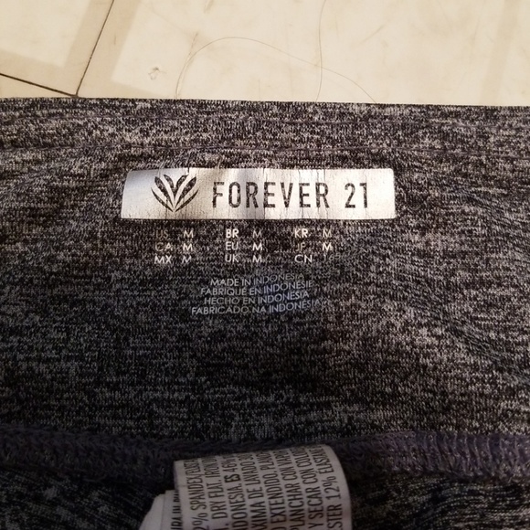 Workout Leggings w/ pocket - Picture 2 of 3